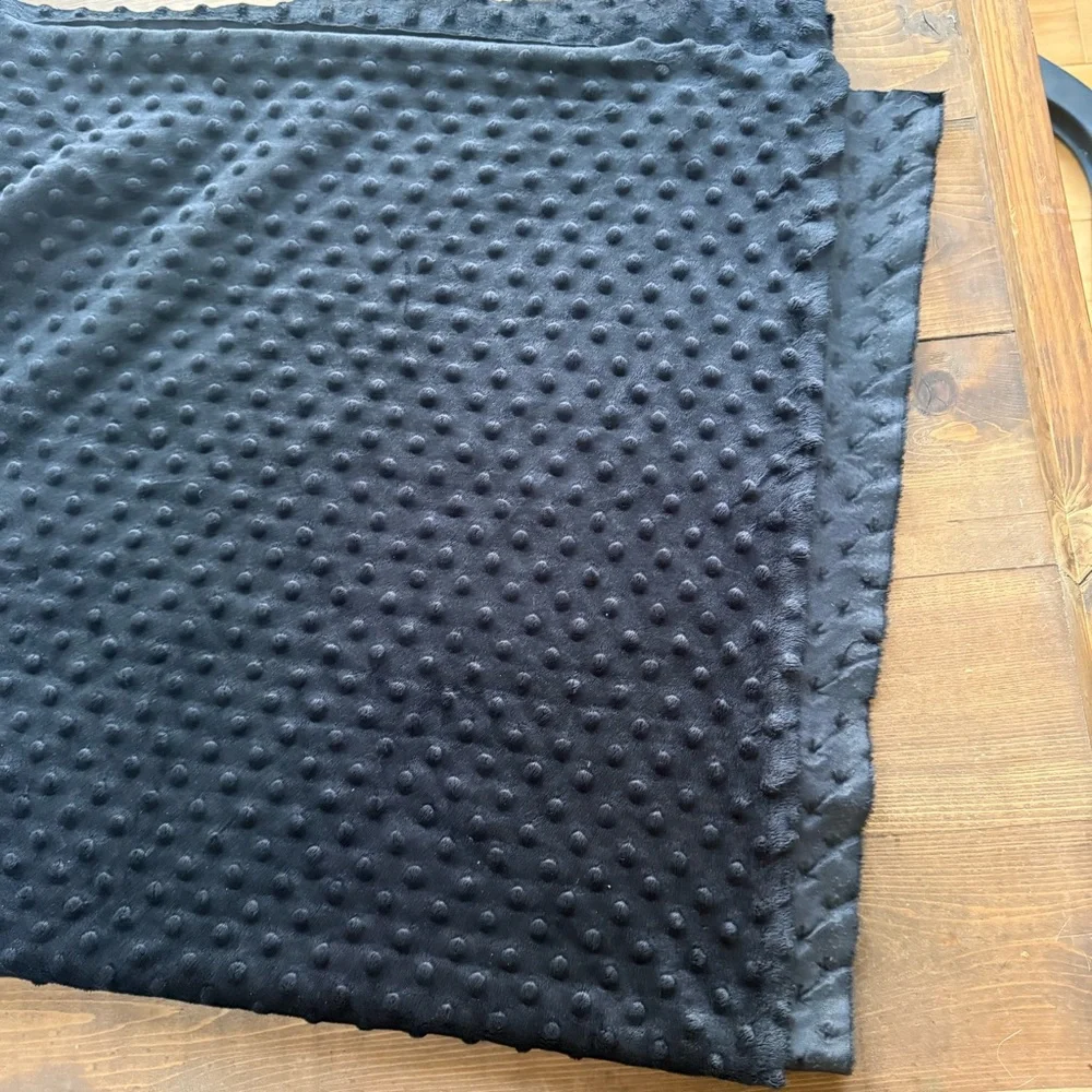 N/A black polka